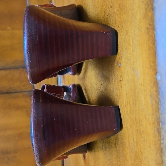 Donald J Pliner Sandals - Picture 13 of 16